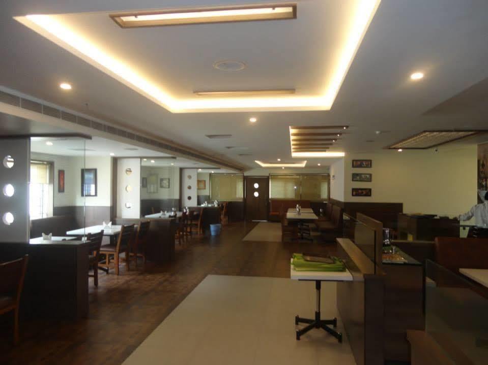 Mmr Gardens Hotel Мадурай Екстериор снимка